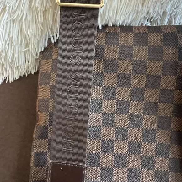 Louis Vuitton Damier Ebene Pochette Bosphore - Picture 8 of 15